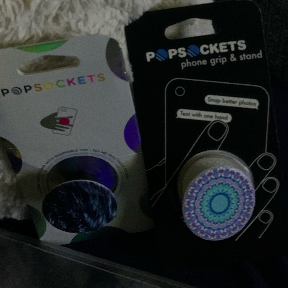 NEW-Apple iPhone case lot,with 3 pop sockets,a laptop & IPad covers,23 - Picture 4 of 12